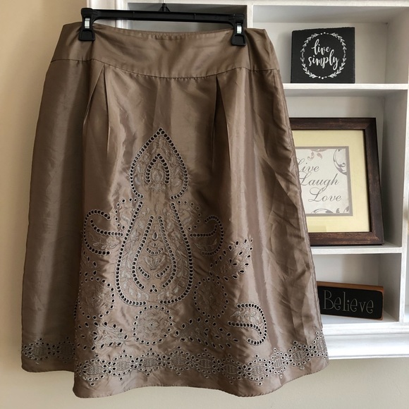 NIC+ZOE Dresses & Skirts - Nic + Zoe taupe lined, A line skirt, size 10. Beautiful holiday skirt!